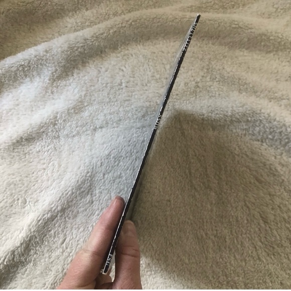 Snow by Uri Shulevitz - Illustrated Book - Picture 4 of 4